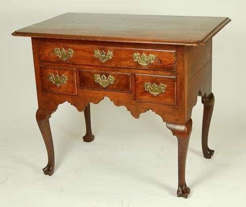 Dressing table