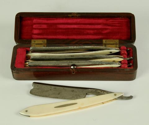 razor kit inside