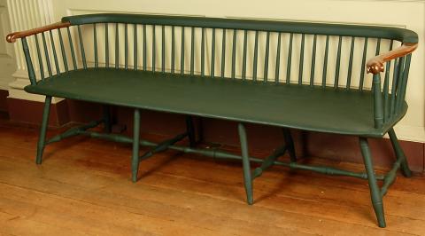 1971.589 Windsor settee