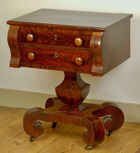 2015.52 side table