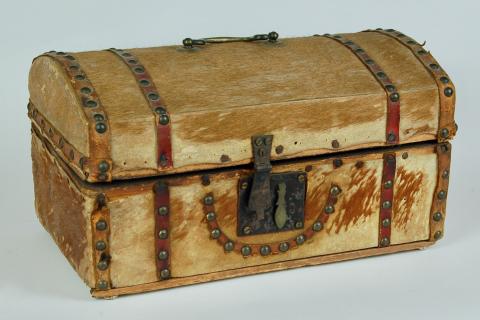 1959.3733 small trunk