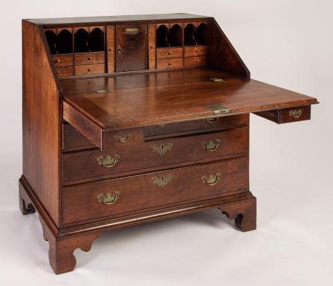 1971.629 desk
