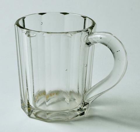 1971.924.1 punch cup