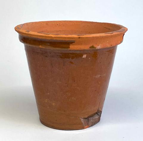 1969.393.8 flower pot
