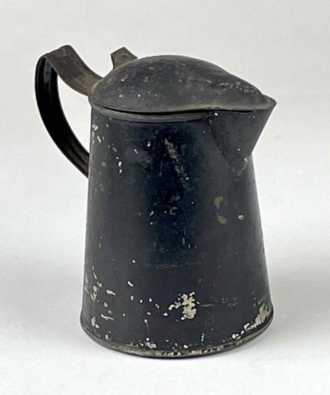 1971.904 small lidded pitcher