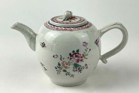 1971.717 tea pot