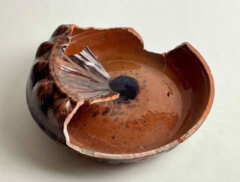 2019.139 spittoon