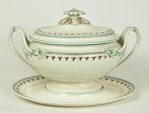 2018.191.1 Wedgwood tureen
