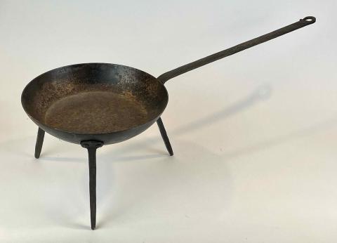 1969.5261 frying pan