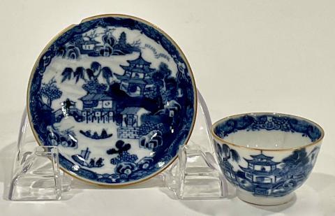 2011.74.13 small tea cup and saucer