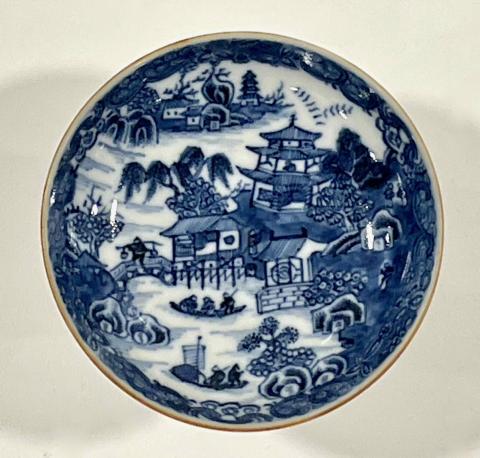 2011.74.14 small saucer
