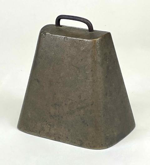 2018.186.2 cow bell