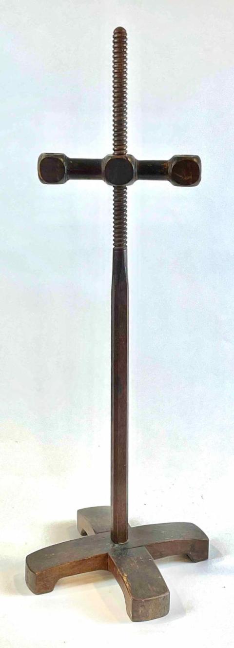 1959.3728 adjustable candlestand