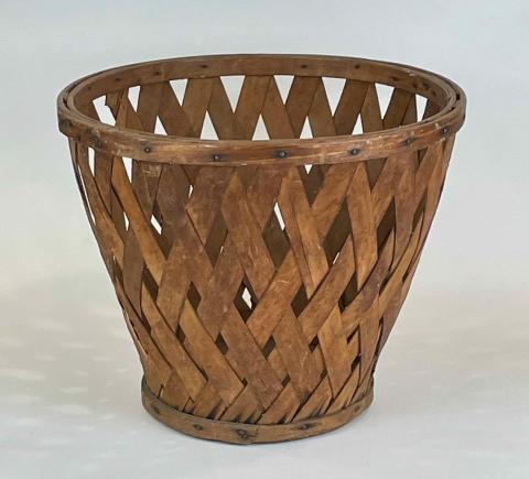 1982.334.1 peach basket