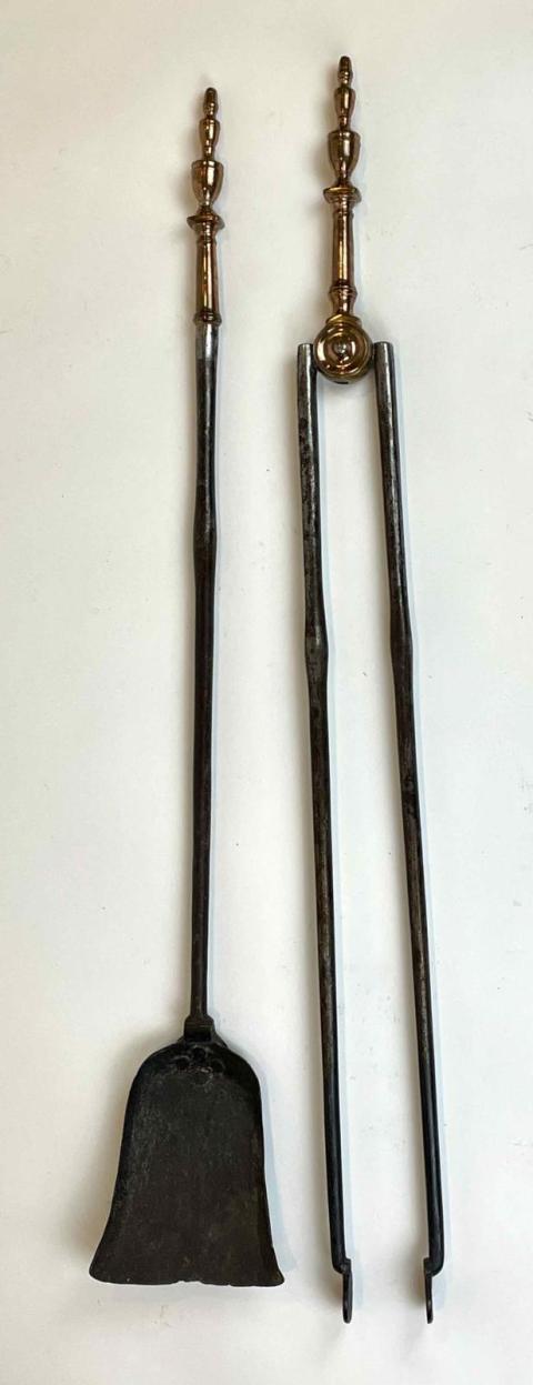 1958.3251 shovel and tongs