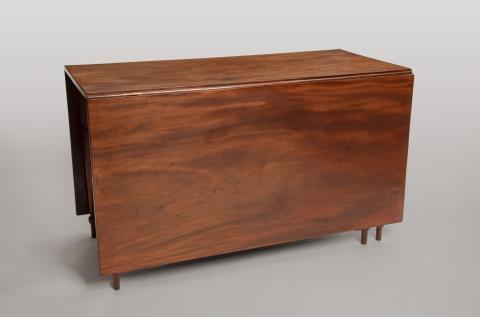 center section of dining table