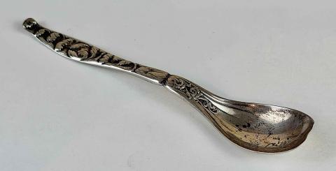 1971.1183 spoon angle