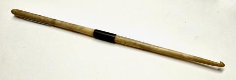 1971.1015 crochet hook