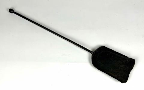 1971.835 fireplace shovel