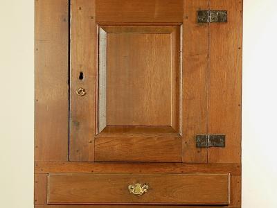 Hanging cupboard