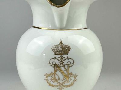 1971.1502 pitcher front