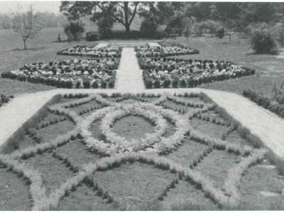 Corbit-Sharp House’s Colonial Revival Garden