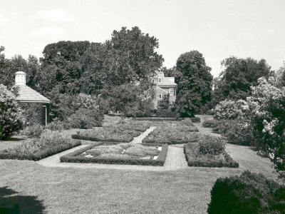 Corbit-Sharp House’s Colonial Revival Garden