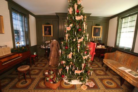 A Joyful Tasha Tudor Christmas