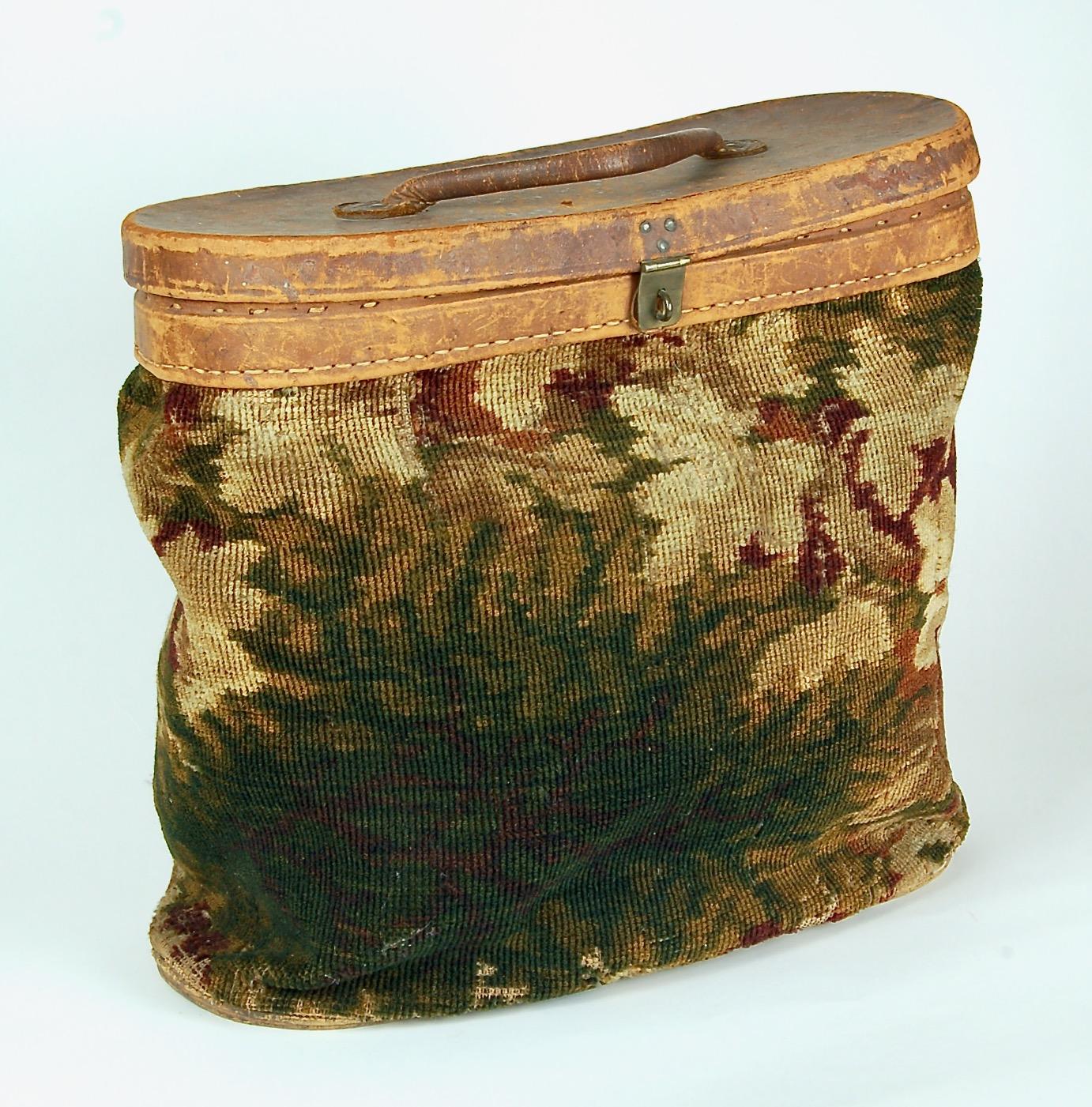 1971.1466 carpet bag