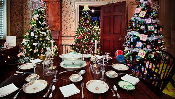 Holiday decorations at Twinklefest 2025